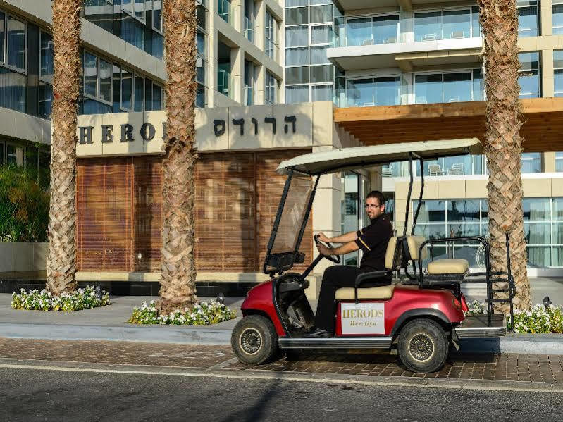 Herods Herzliya Hotel By The Beach Bagian luar foto